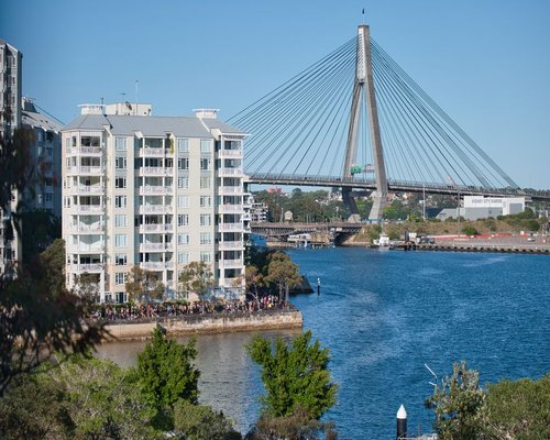 Cinematic view of Australian waterfront lifestyle representing city stays